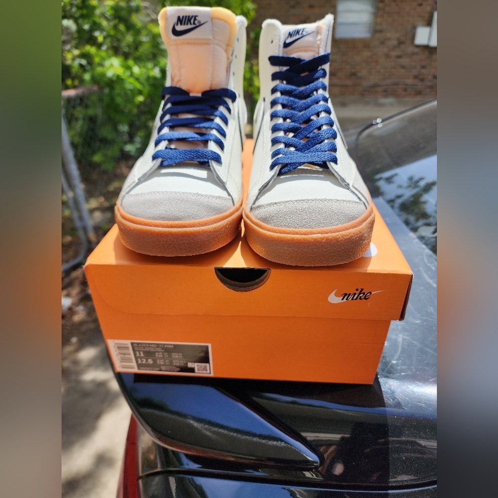 MENS NIKE BLAZER MID 77 SIZE 11 - Picture 1 of 5